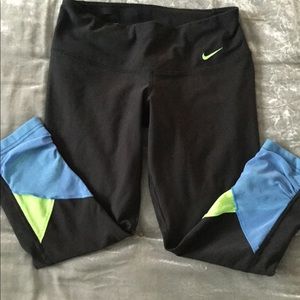 Nike activewear cropped leggings XS black/blue